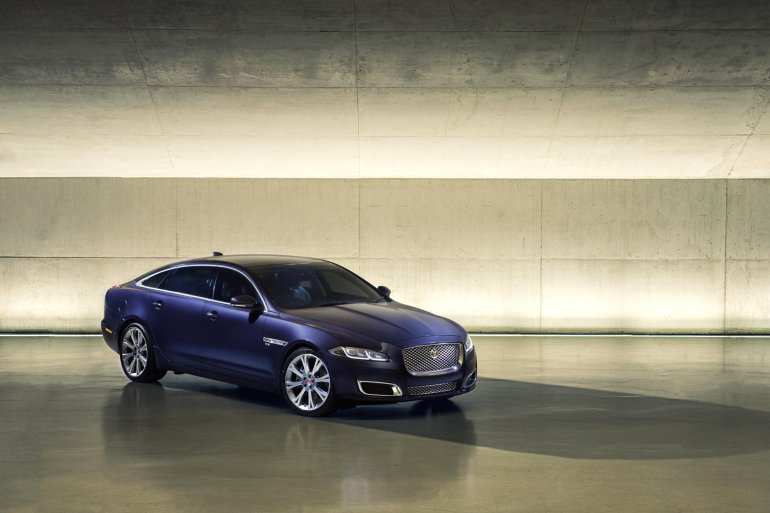 2016 Jaguar XJ front three quarter officially unveiled