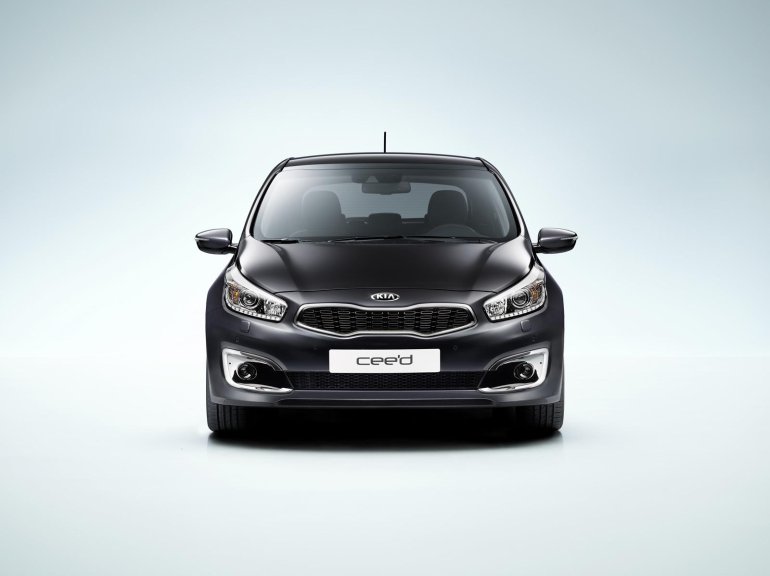 2016 Kia Cee'd front view press image