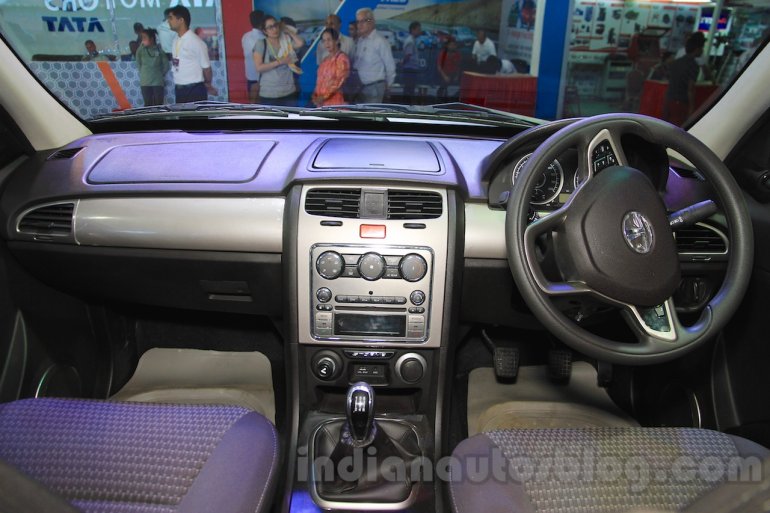 2015 Tata Safari Storme facelift dashboard at the 2015 Nepal Auto Show