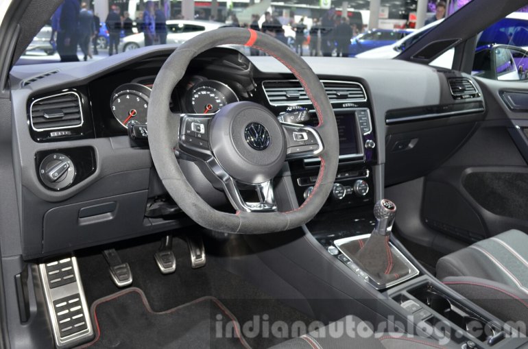 2015 VW Golf GTI Clubsport dashboard at IAA 2015