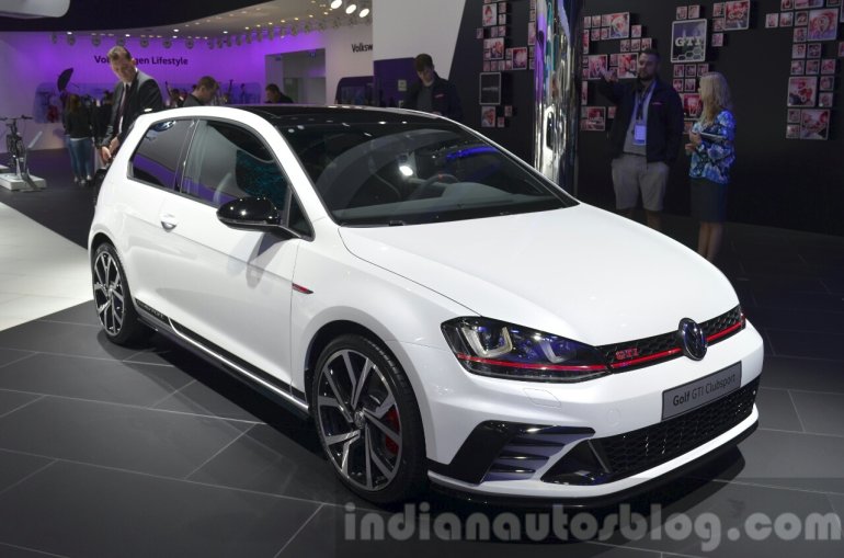 2015 VW Golf GTI Clubsport front three quarters at IAA 2015