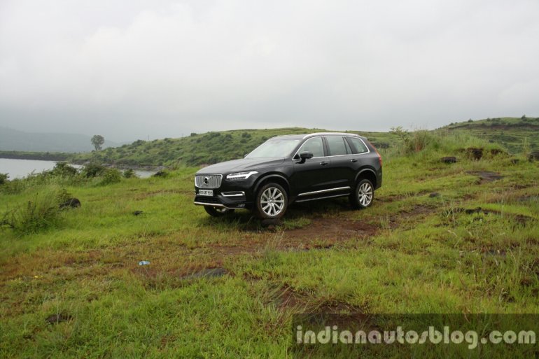 2015 Volvo XC90 D5 Inscription front three quarter off road far full review