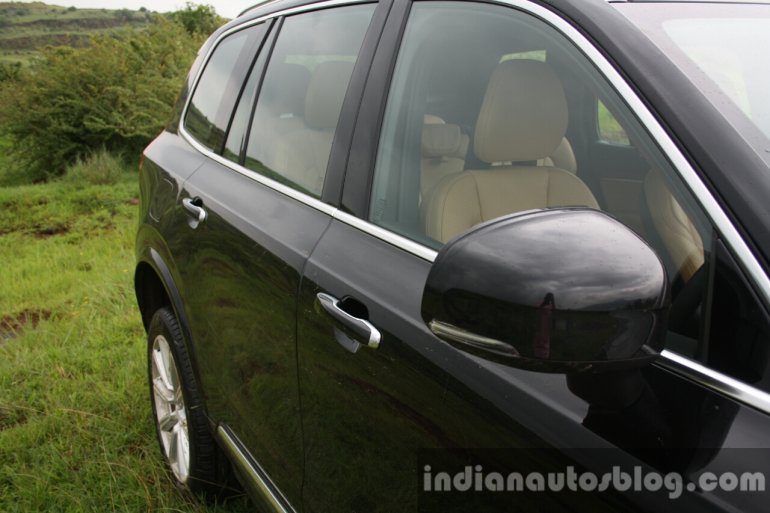 2015 Volvo XC90 D5 Inscription shoulder line full review