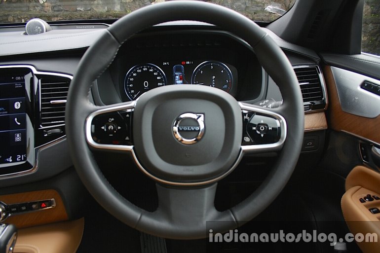2015 Volvo XC90 D5 Inscription steering wheel full review