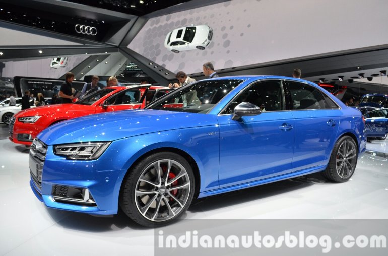2016 Audi S4 front three quarter at the IAA 2015