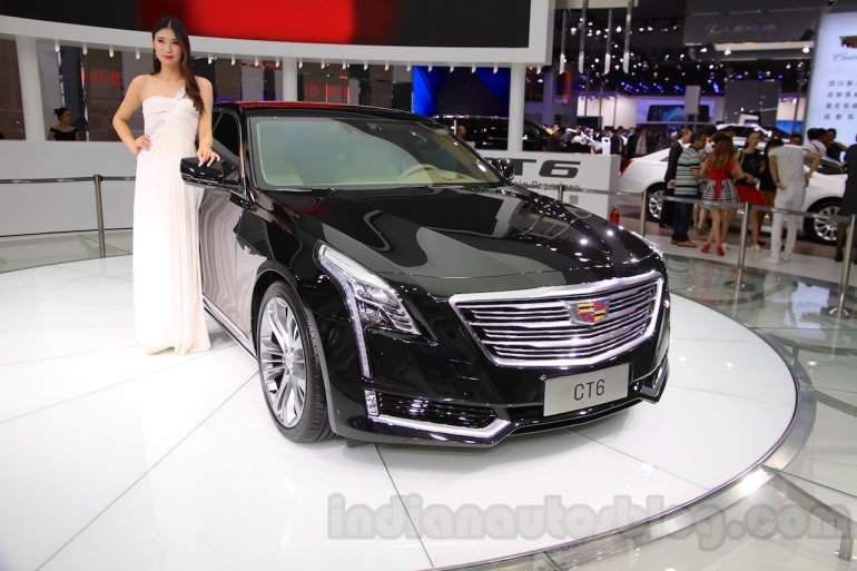 2016 Cadillac CT6 front quarters at the 2015 Chengdu Motor Show