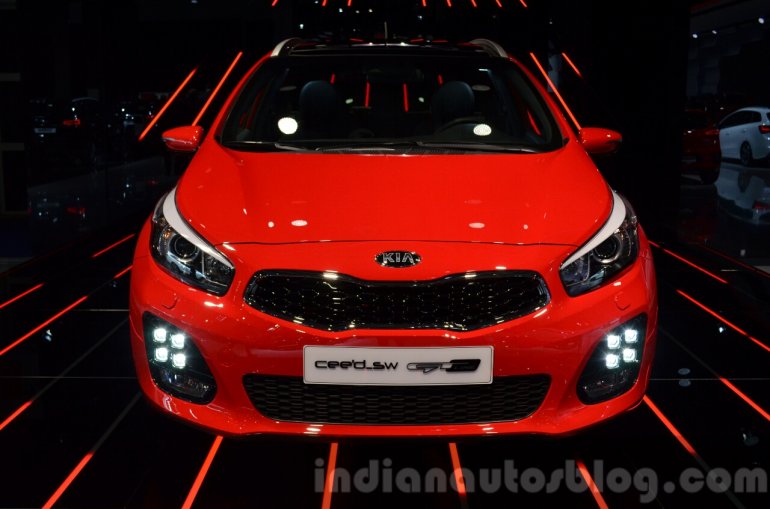 2016 Kia ceed Sportswagon GT front at IAA 2015
