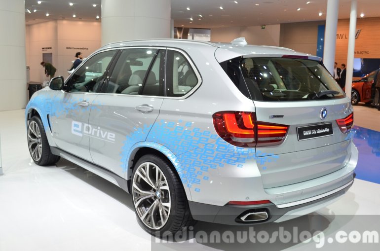 BMW X5 xDrive40e plug-in hybrid rear three quarter left at IAA 2015