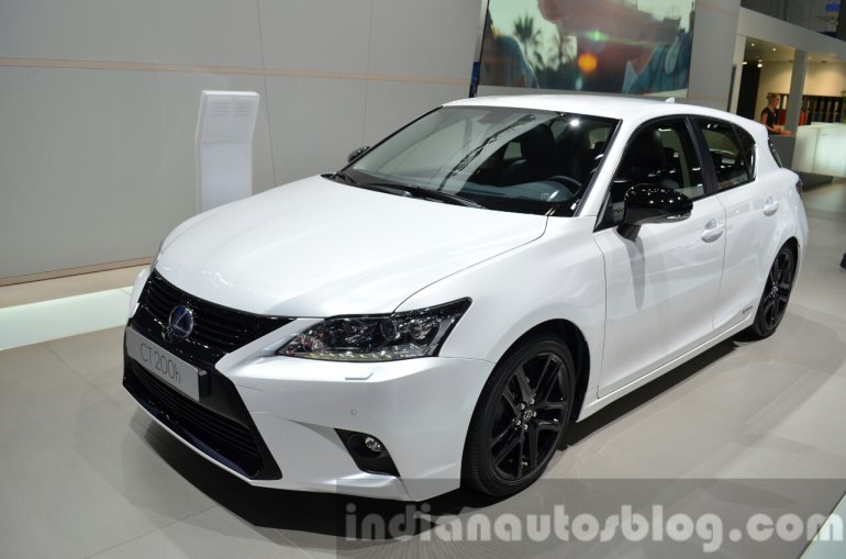 Lexus CT200h Sport Editions front three quarter at the IAA 2015