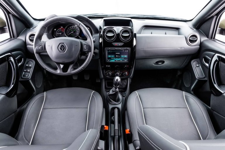 Renault Duster Oroch (Duster pick-up) interior launched in Brazil