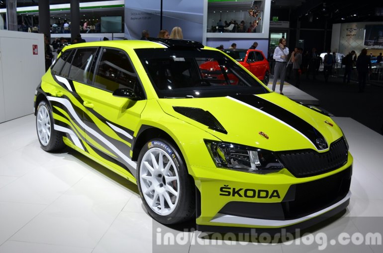 Skoda Fabia R5 Combi front three quarter right at IAA 2015