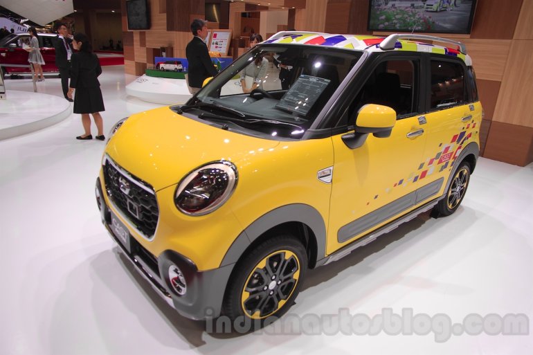 Daihatsu Cast Activa front three quarter at the 2015 Tokyo Motor Show