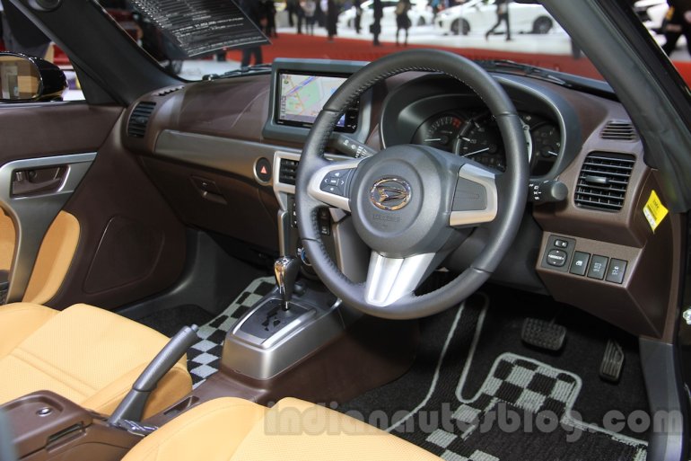 Daihatsu Copen Cero interior at the 2015 Tokyo Motor Show