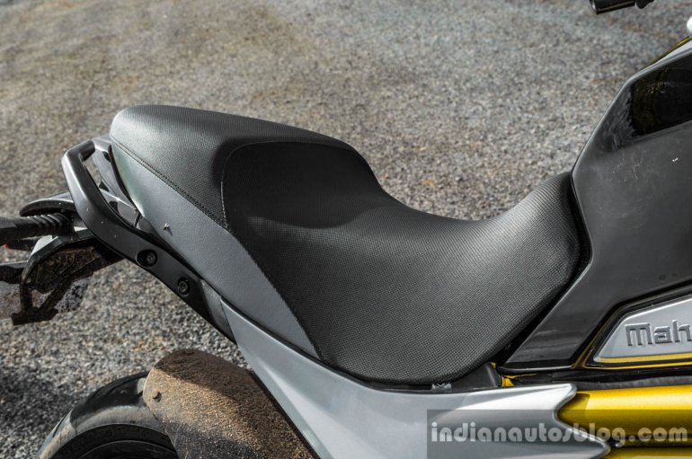 Mahindra Mojo black seat review