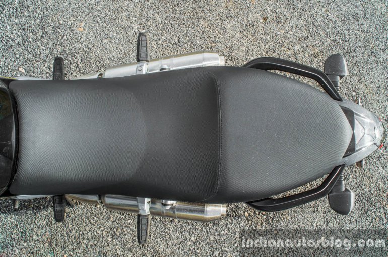 Mahindra Mojo black seat top view review