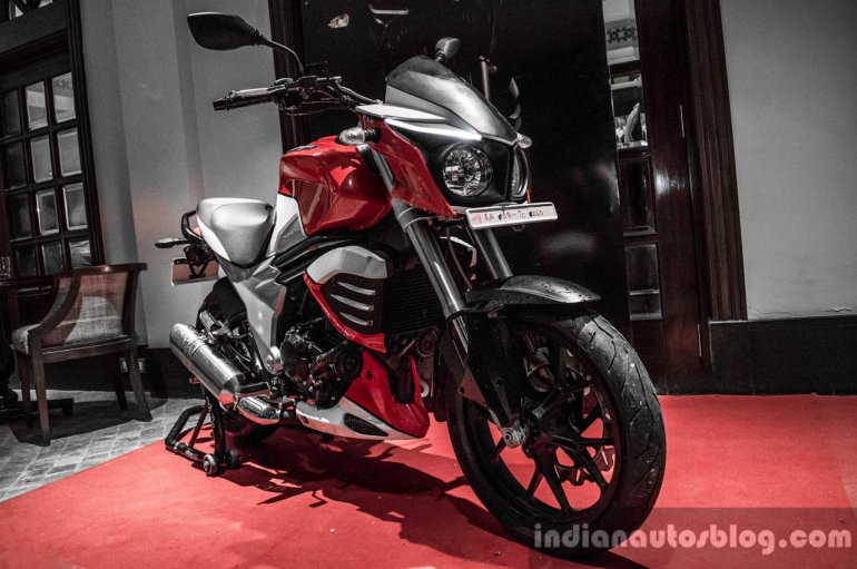 Mahindra Mojo red and white front quarter review