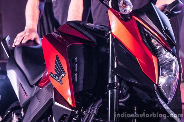 Honda CB Hornet 160R head lamp launch