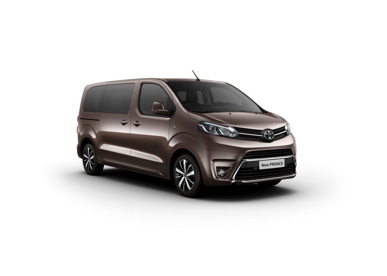 2016 Toyota Proace front three quarters