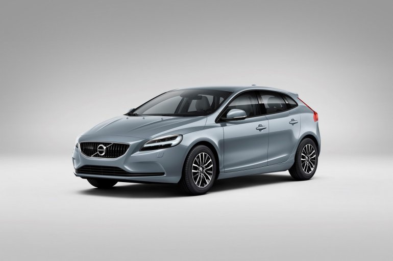 2016-Volvo-V40-facelift