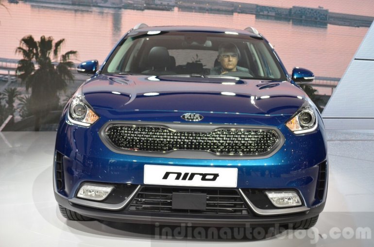 Kia Niro front at the 2016 Geneva Motor Show Live