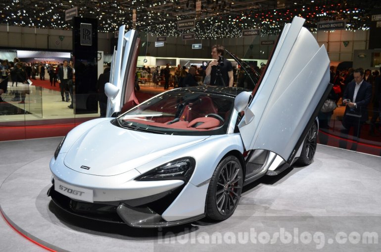 McLaren 570GT front three quarter at the 2016 Geneva Motor Show Live