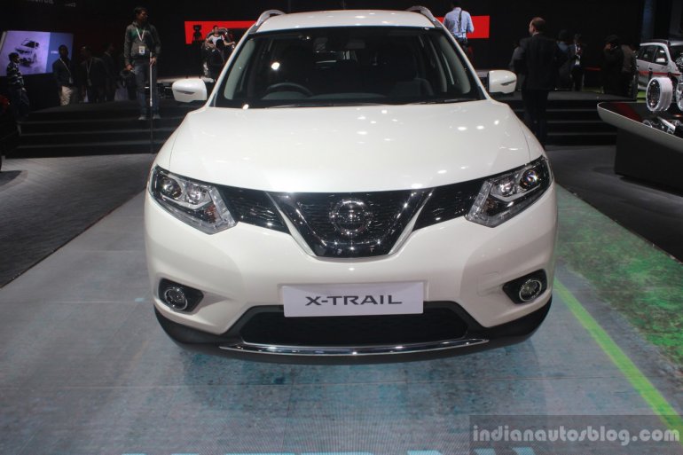 Nissan X-Trail Hybrid front at Auto Expo 2016