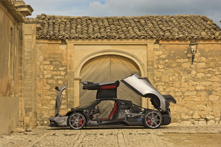 Pagani Huayra BC press shot