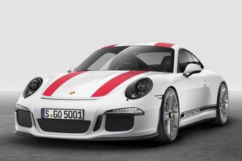 Porsche 911R leaked front three quarters image