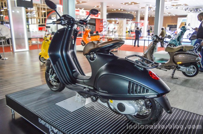 Vespa 946 Armani 125 grey green at Auto Expo 2016