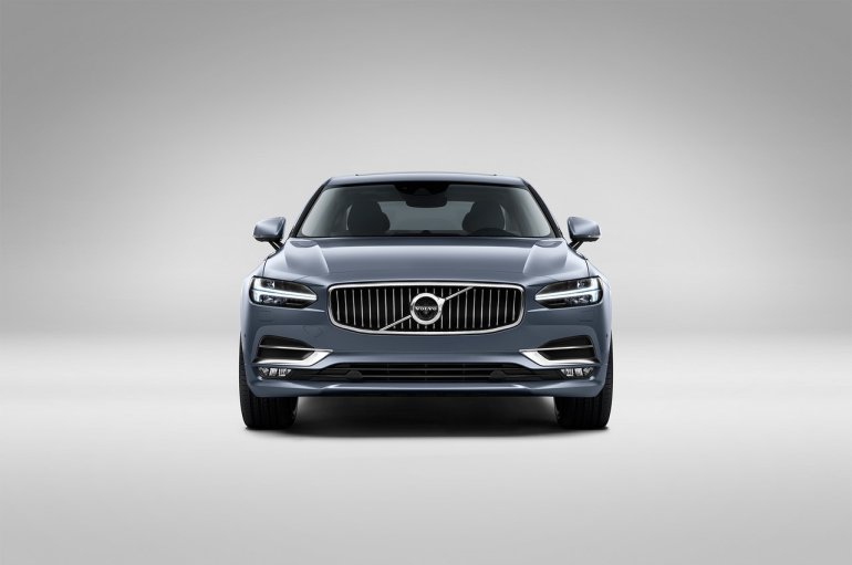 Volvo S90 front
