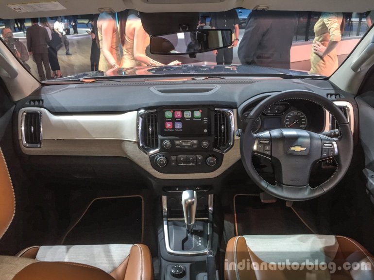 2016 Chevrolet Trailblazer Premier (facelift) dashboard at 2016 BIMS