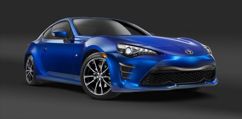 2017 Toyota 86 front three quarters
