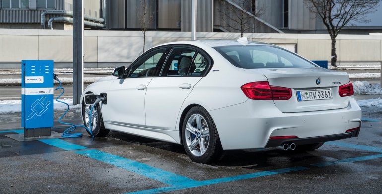 BMW 330e iPerformance rear three quarters