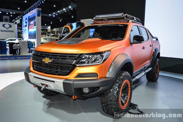 Chevrolet Colorado Xtreme front quarter at 2016 BIMS