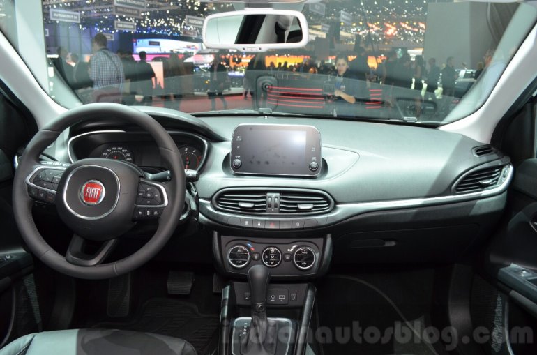 Fiat Tipo Estate dashboard at the Geneva Motor Show Live