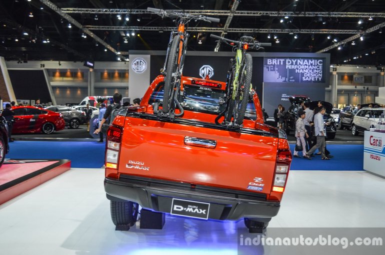 Isuzu D-Max V-Cross Limited rear at 2016 BIMS