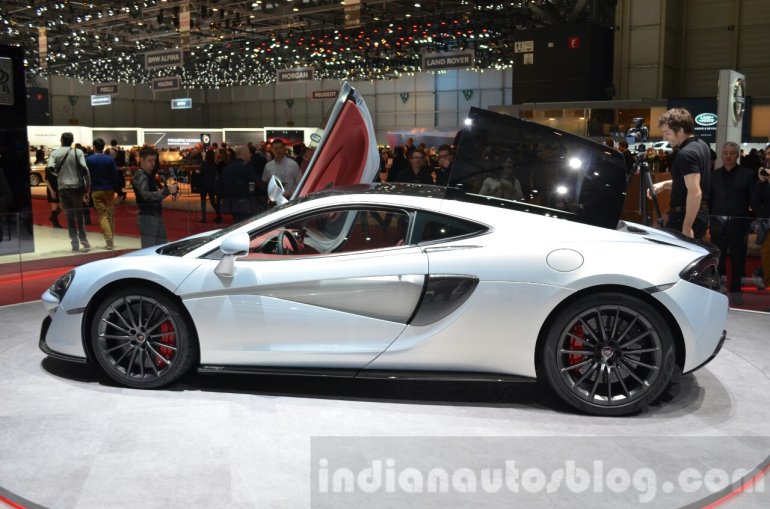 McLaren 570GT side at the 2016 Geneva Motor Show Live