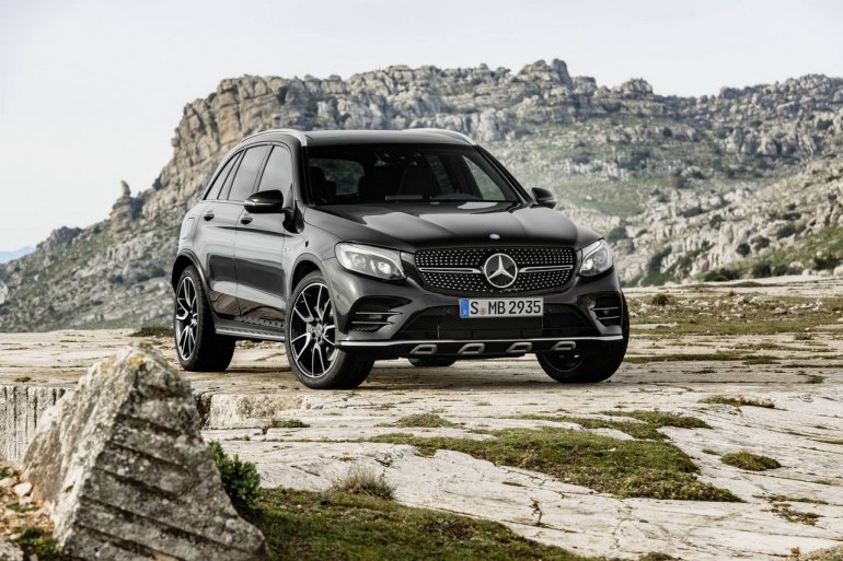 Mercedes-AMG GLC 43 4MATIC front three quarters