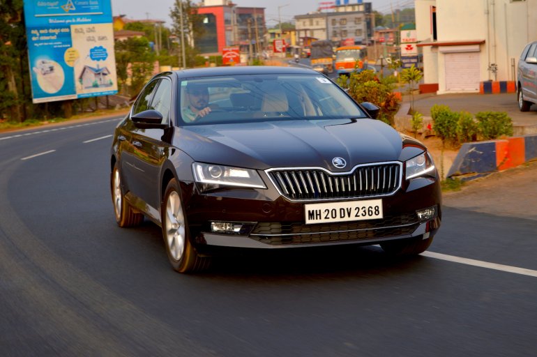 2016 Skoda Superb Laurin & Klement tracking First Drive Review