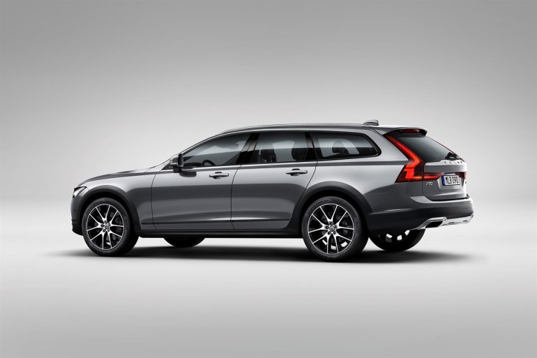 volvo crossover launch