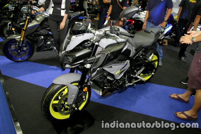 Yamaha MT-10 front three quarter left at Thai Motor Expo
