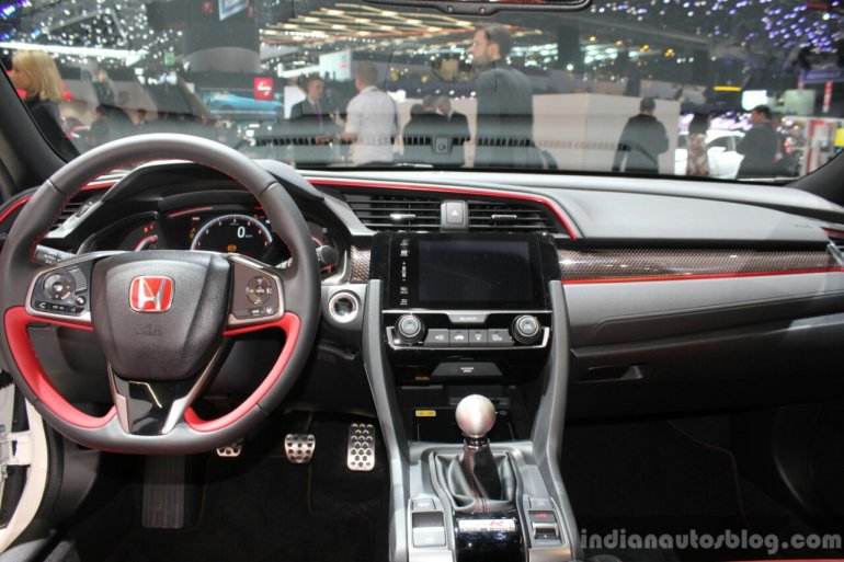 2017 Honda Civic Type-R dashboard at the Geneva Motor Show