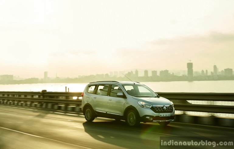 Renault Lodgy Stepway on the road First Drive Review
