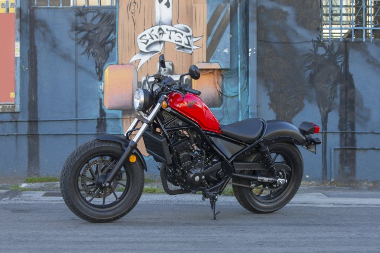 Honda Rebel 300 front three quarter left