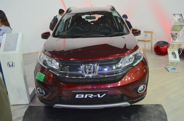 2017 Honda BR-V front at Nepal Auto Show