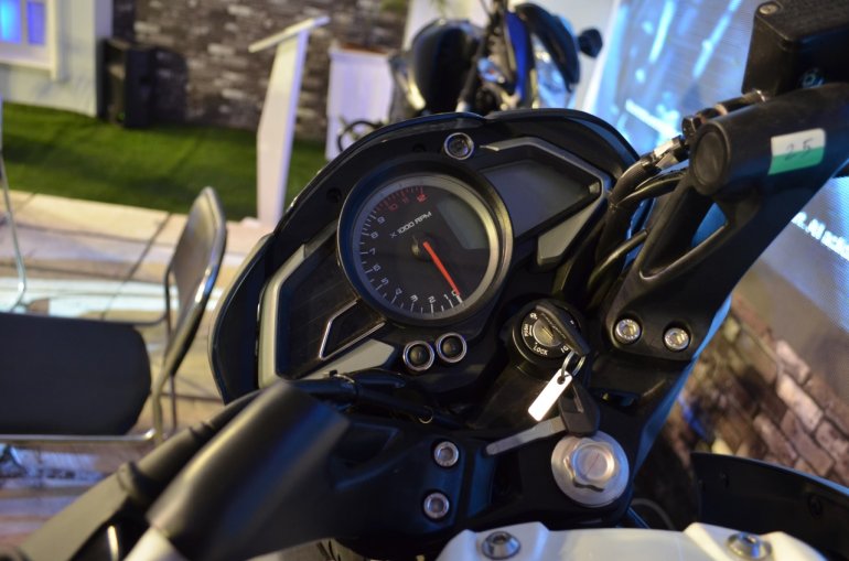 2017 Bajaj Pulsar NS200 at Nepal Auto Show instrument cluster 2017 Bajaj Pulsar NS200 at Nepal Auto Show instrument cluster