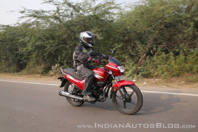 2018 Hero Super Splendor first ride review right side action shot