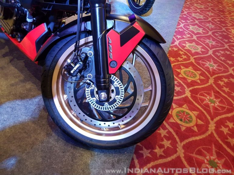 pirelli tyres for dominar 400