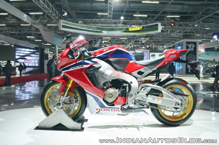 2018 Honda CBR1000RR Fireblade SP left side at 2018 Auto Expo