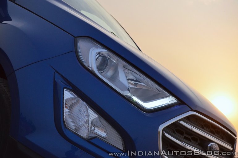 Ford EcoSport Petrol AT review headlamps